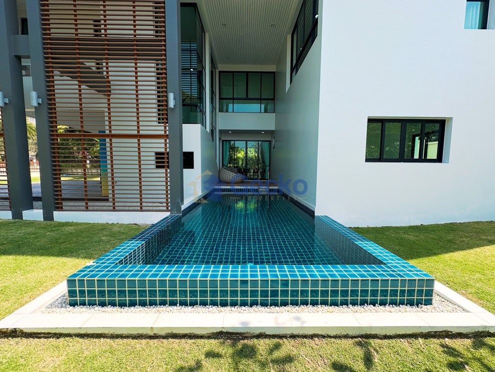 4 ห้องนอน บ้าน in บ้านทะเล พัทยา  นาจอมเทียน H012101 (Photo 2)