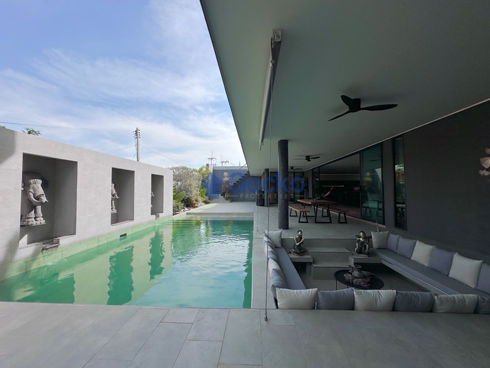 4 Bedrooms House  East Pattaya H012116 (Photo 2)