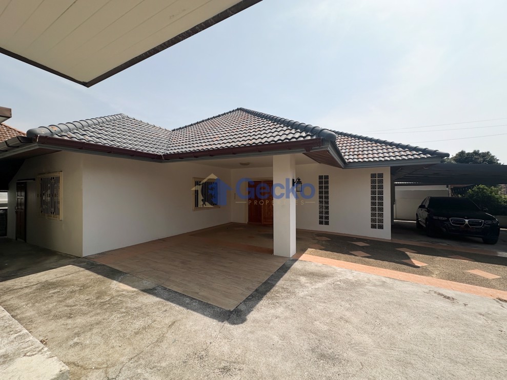 4 Bedrooms House in Grand Lotus Place  Jomtien H012128 (Photo 1)