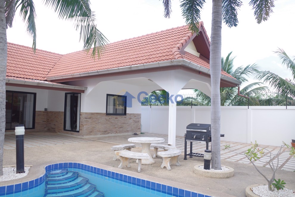 3 Bedrooms House  East Pattaya H012129 (Photo 2)
