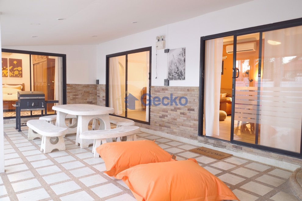 3 Bedrooms House  East Pattaya H012129 (Photo 4)