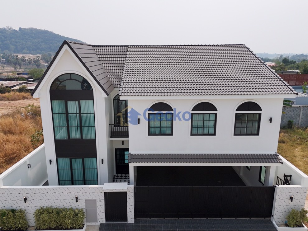 3 ห้องนอน บ้าน  พัทยาตะวันออก H012136 (Photo 1)
