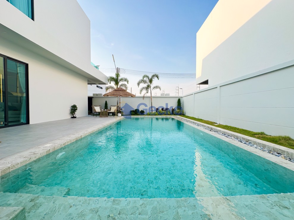 5 ห้องนอน บ้าน in Enchant Villa  พัทยาตะวันออก H012137 (Photo 4)