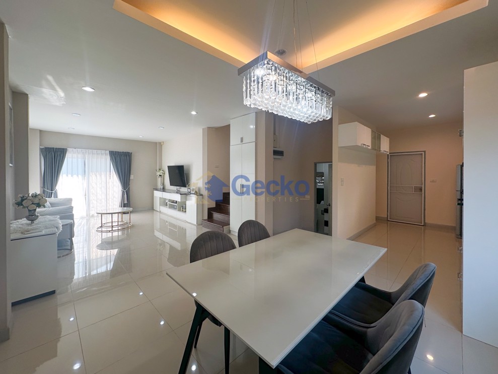 3 ห้องนอน บ้าน in Patta Village  พัทยาตะวันออก H010620 (Photo 4)