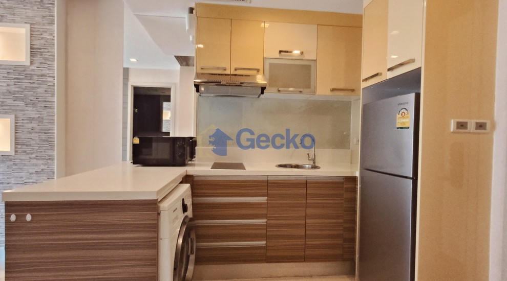 2 Bedrooms Condo in Apus Condominium Central Pattaya C012170 (Photo 3)