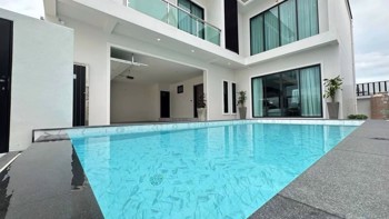 4 Bedrooms House  East Pattaya H012181