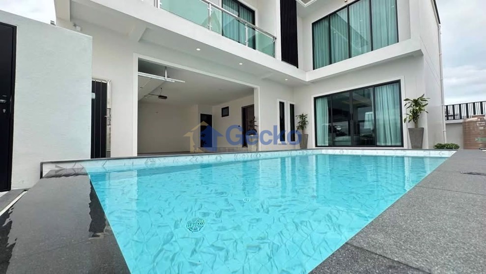 4 Bedrooms House  East Pattaya H012181 (Cover Photo)
