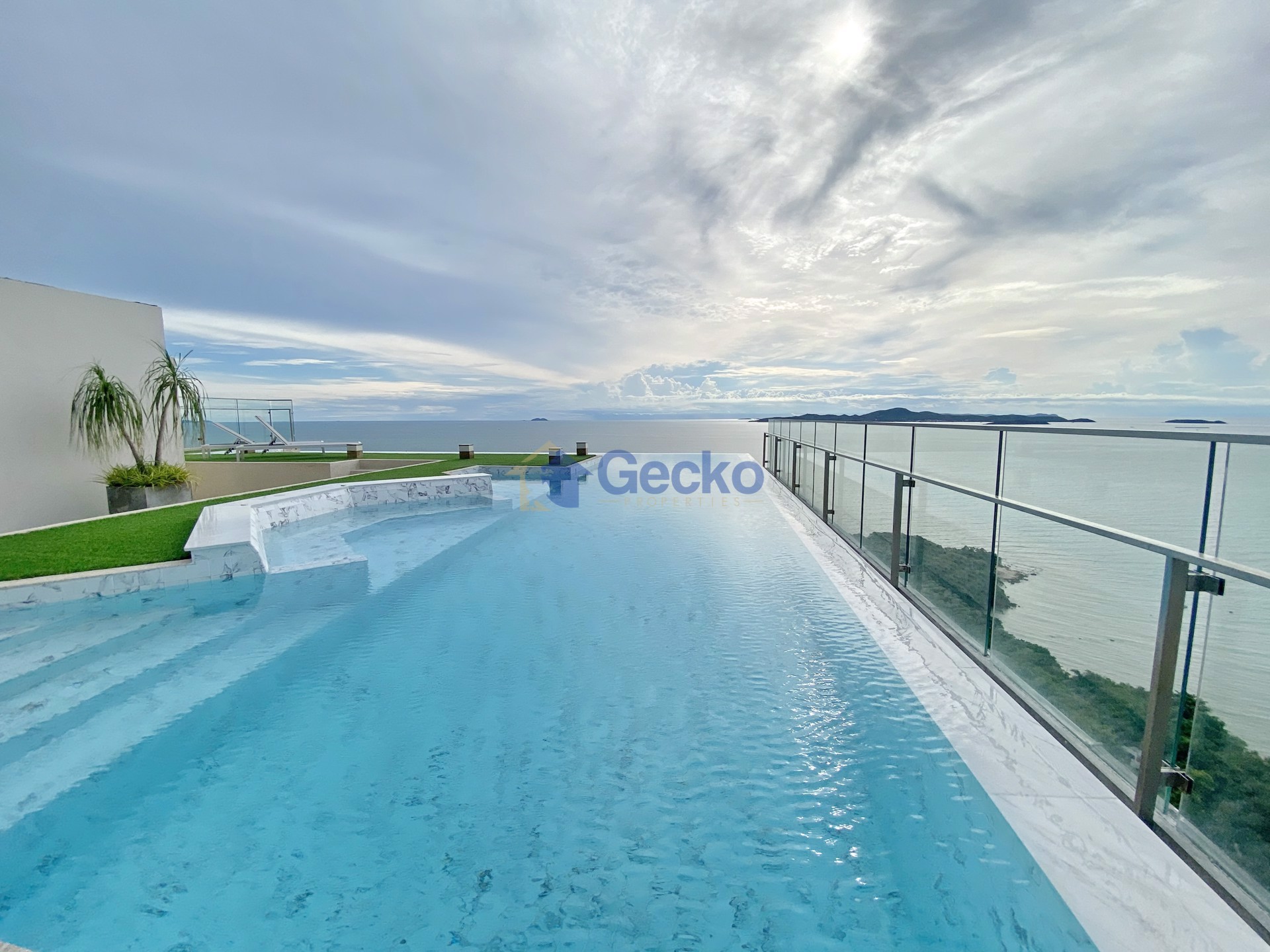 1 Bedroom Condo in Andromeda Pratumnak C012182