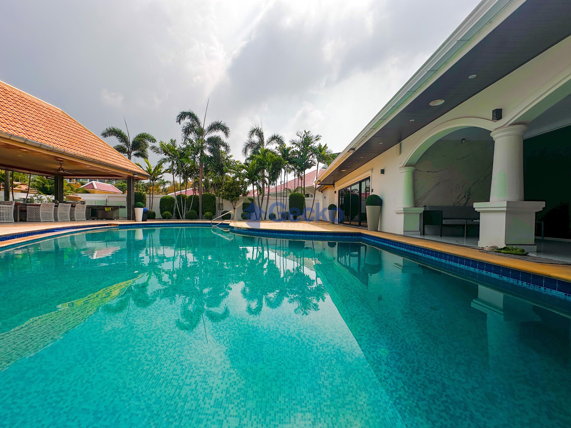 6 ห้องนอน บ้าน in Jomtien Park Villas  จอมเทียน H012186