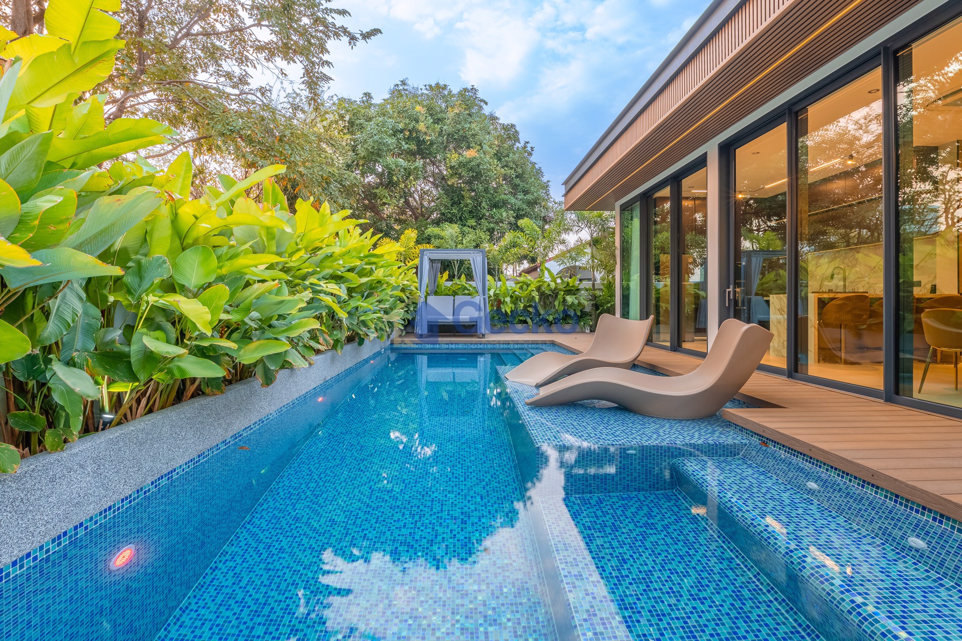 4 Bedrooms House in Jomtien Beach Paradise Village  Jomtien H012199