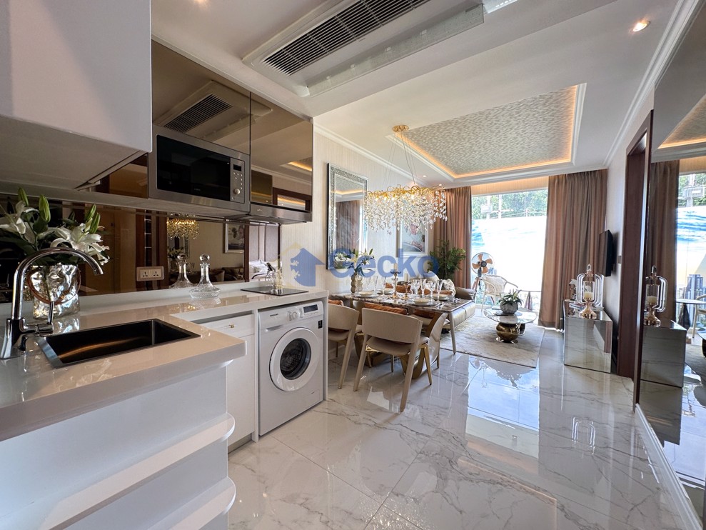 1 Bedroom Condo in The Riviera Santa Monica Jomtien C012203 (Photo 1)