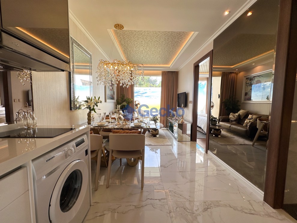 1 Bedroom Condo in The Riviera Santa Monica Jomtien C012203 (Photo 2)