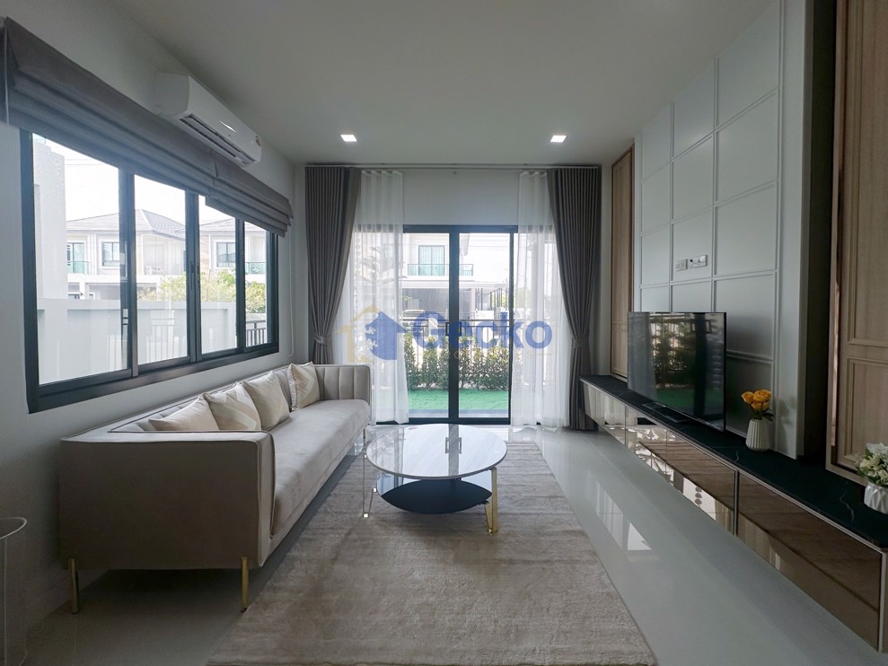 3 Bedrooms House in The Grand 9 by PMC  East Pattaya H012206 (Photo 3)