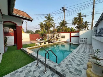 3 Bedrooms House  East Pattaya H012210