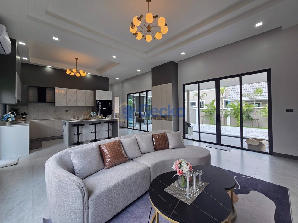 3 ห้องนอน บ้าน in Living 36  พัทยาตะวันออก H011903 (Photo 1)