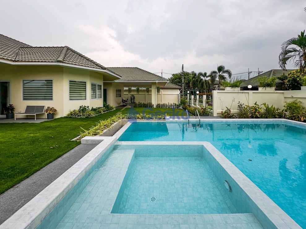 4 ห้องนอน บ้าน in Green Field Villa 2  พัทยาตะวันออก H012217 (Photo 3)