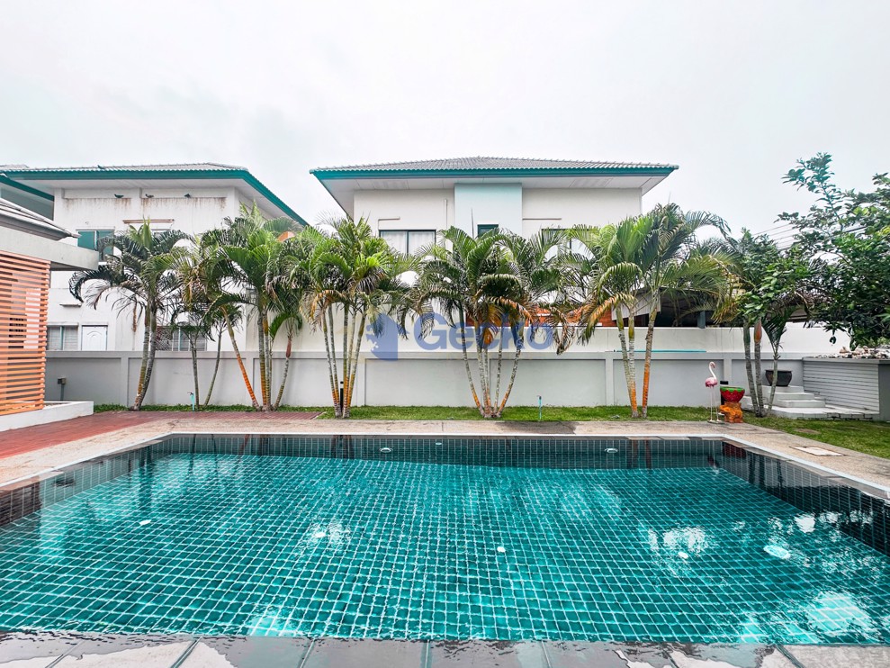 3 Bedrooms House in Patta Village  East Pattaya H009100 (Photo 2)
