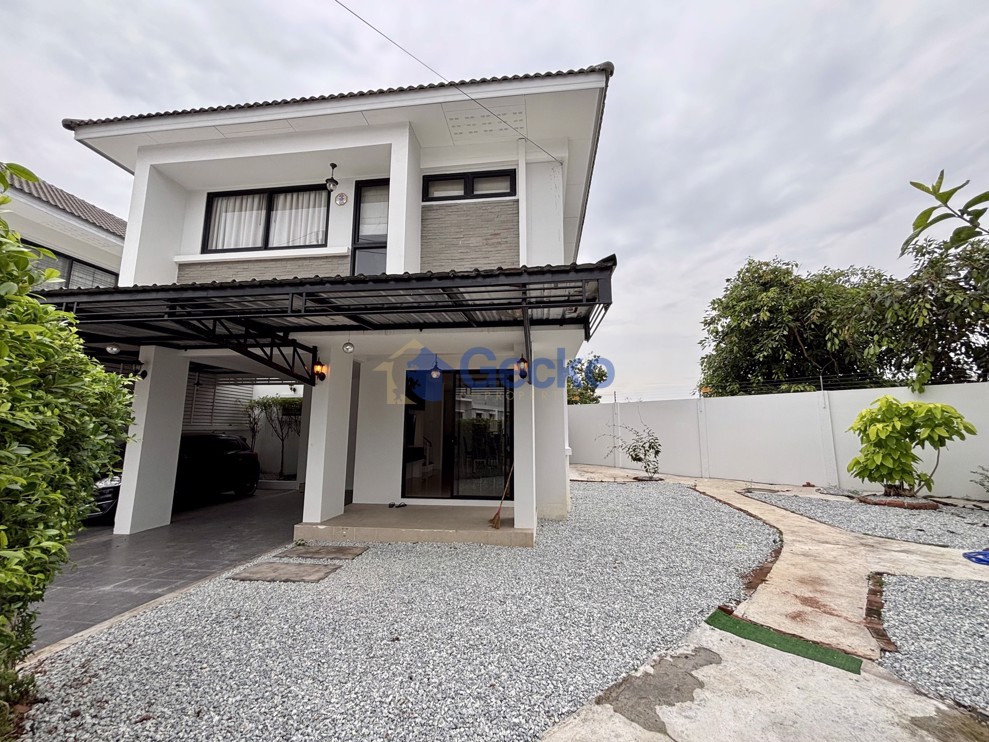 3 Bedrooms House in Uraiwan Grand Villa  East Pattaya H012220 (Photo 2)