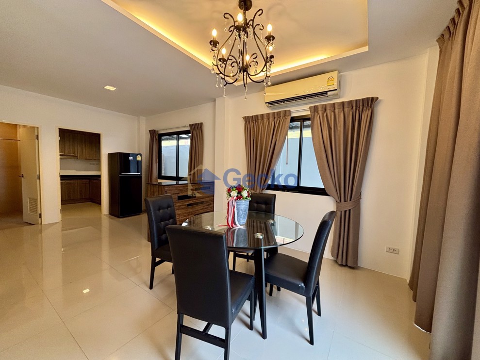 3 Bedrooms House in Uraiwan Grand Villa  East Pattaya H012220 (Photo 4)