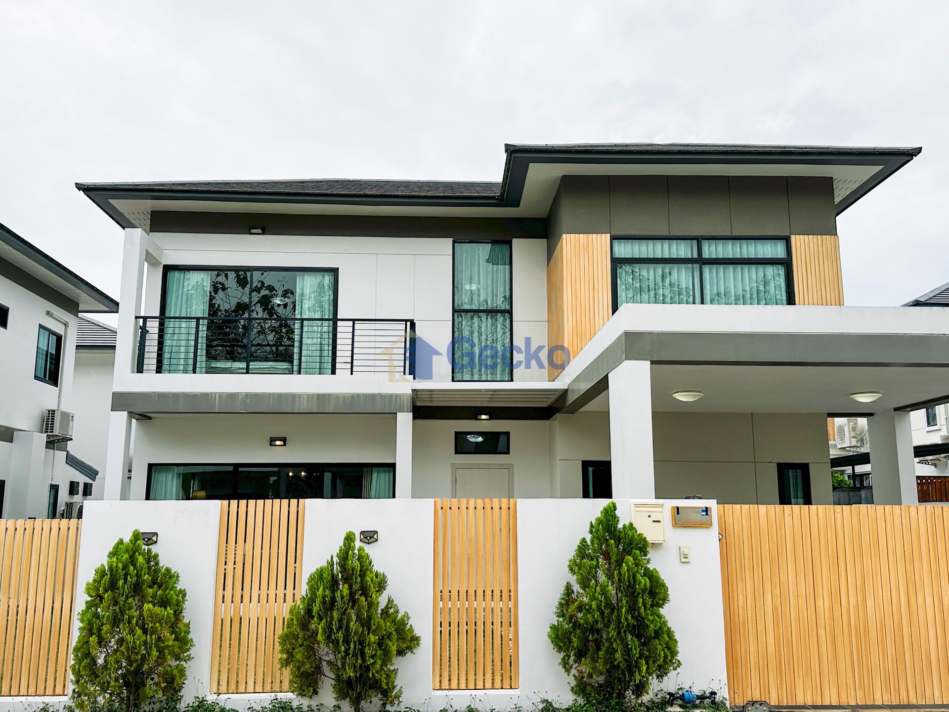 3 Bedrooms House in Tropical Village 2  Huay Yai H012221