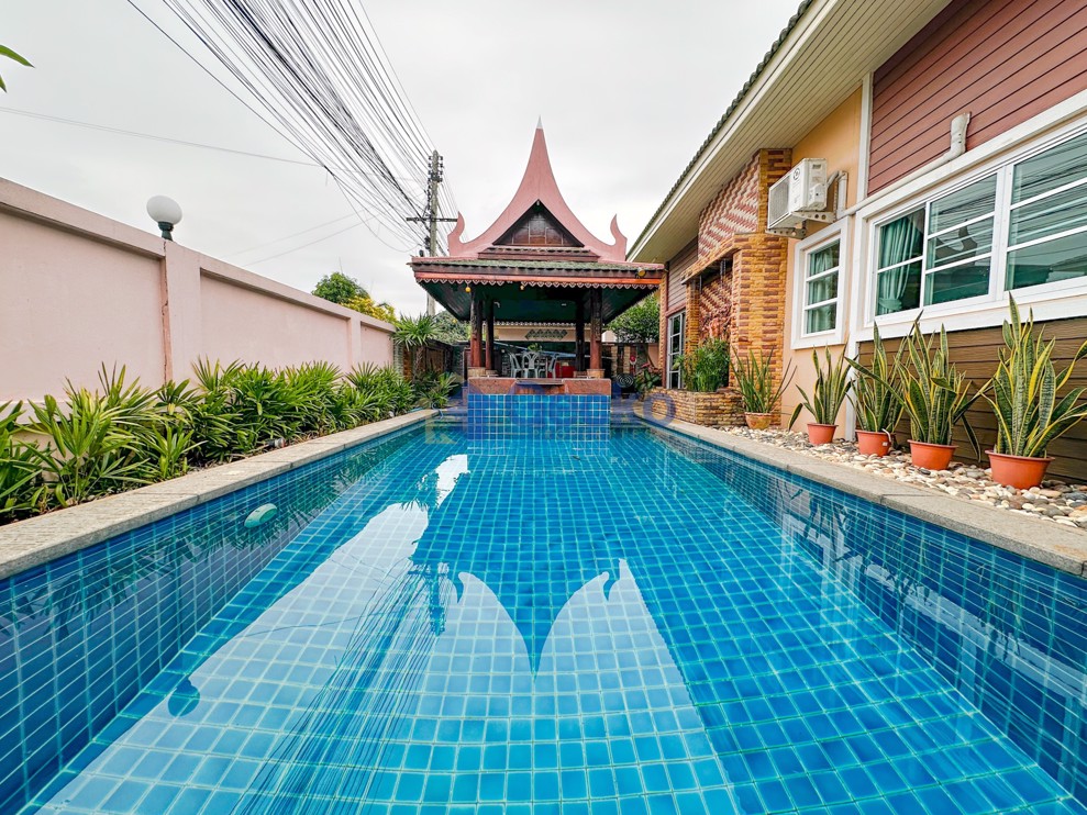 3 ห้องนอน บ้าน in Classic Villa  พัทยาตะวันออก H012224 (Photo 1)