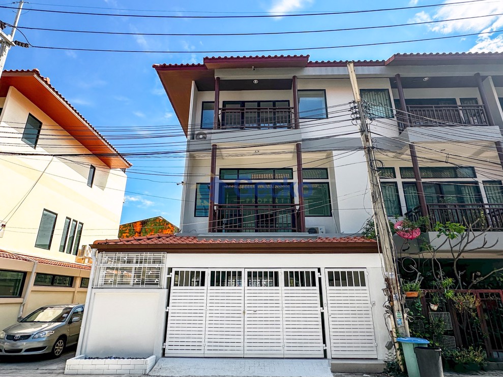 4 Bedrooms House in Zensiri Midtown Villas  Central Pattaya H009021 (Cover Photo)