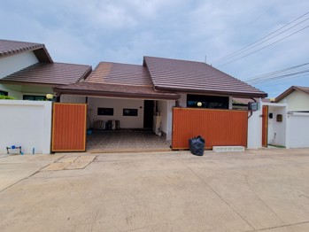 2 Bedrooms House in The Maple  Huay Yai H012231