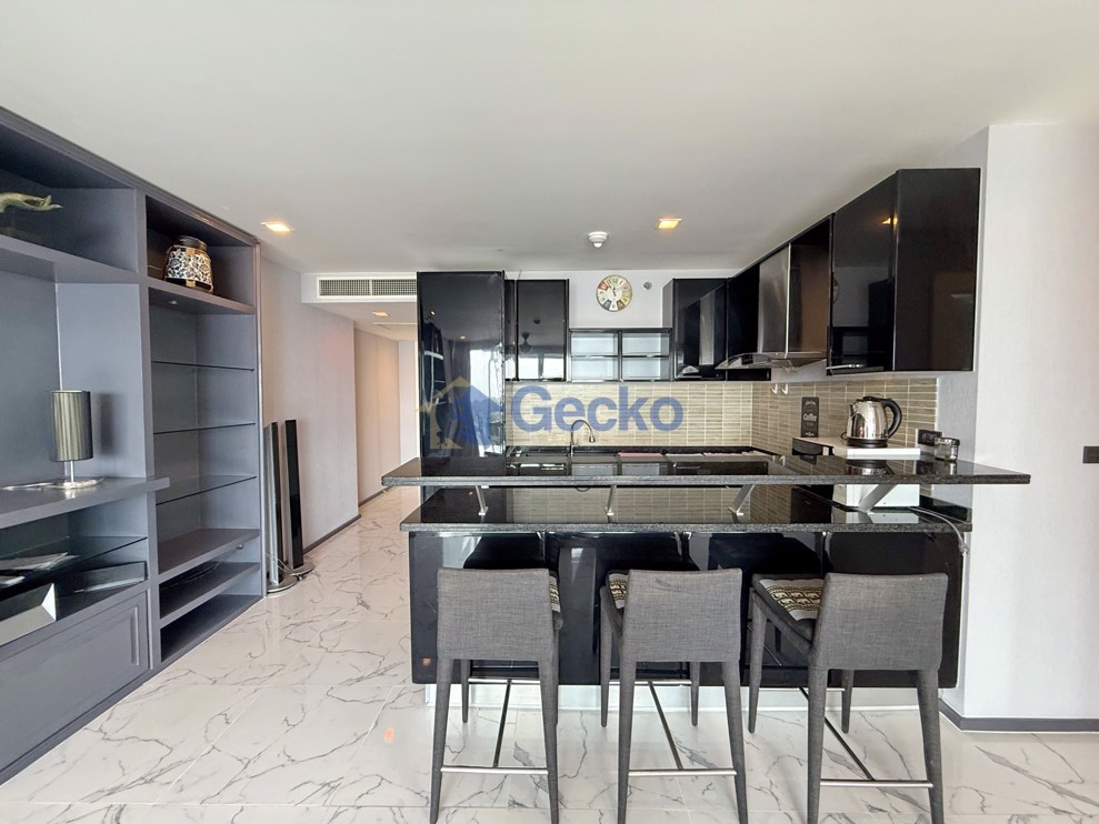 2 Bedrooms Condo in The Cliff Pratumnak C011931 (Photo 4)