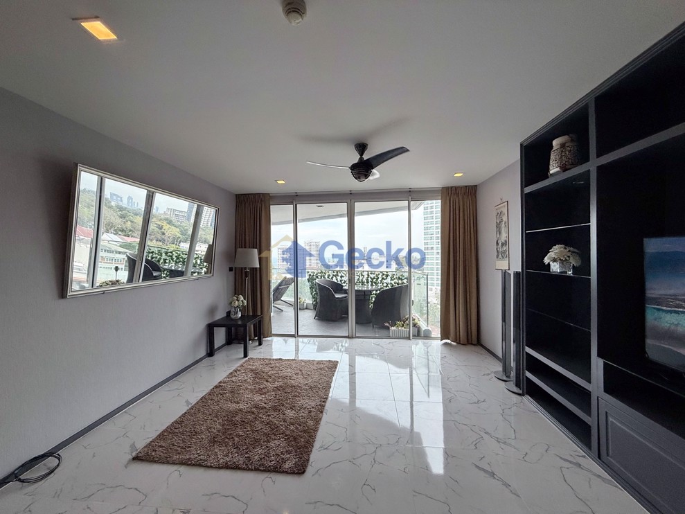 2 Bedrooms Condo in The Cliff Pratumnak C011931 (Photo 1)