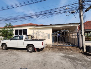 2 Bedrooms House in Chokchai Garden Homes 2  East Pattaya H012242