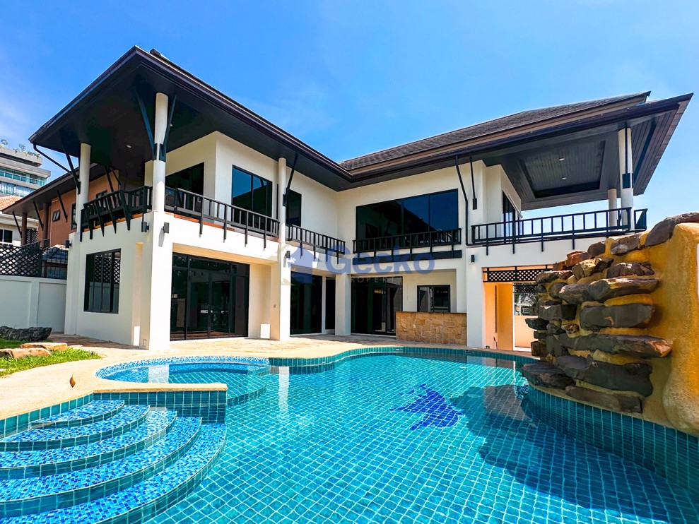 4 Bedrooms House  Pratumnak H012246 (Cover Photo)