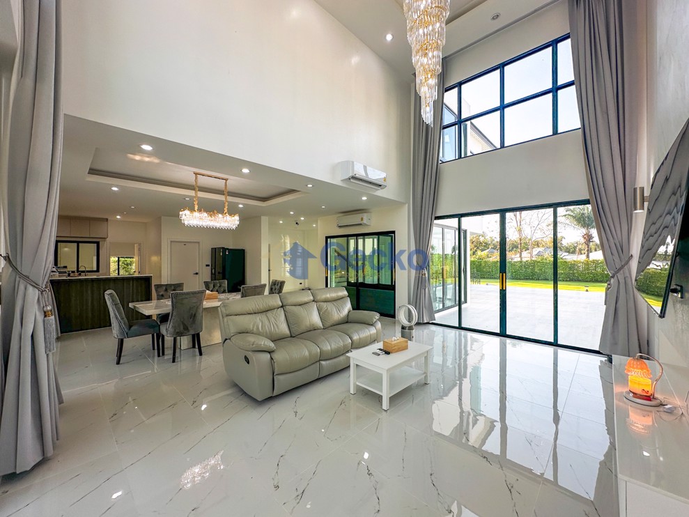 4 Bedrooms House in The Village At Horseshoe Point  East Pattaya H012252 (Photo 3)