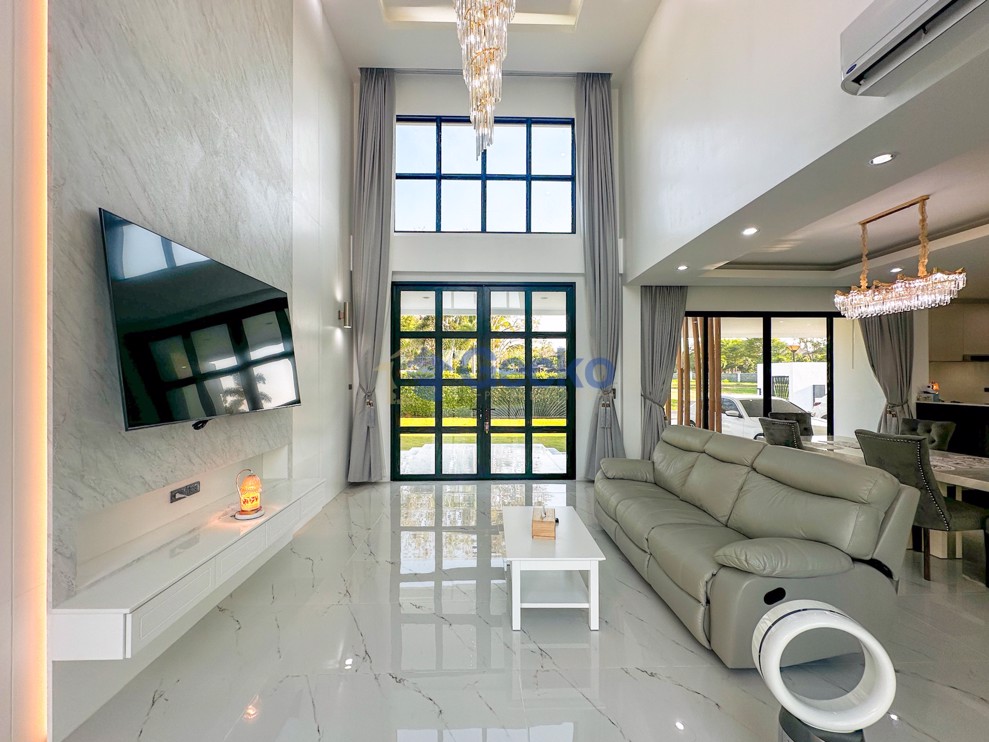 4 Bedrooms House in The Village At Horseshoe Point  East Pattaya H012252 (Photo 4)