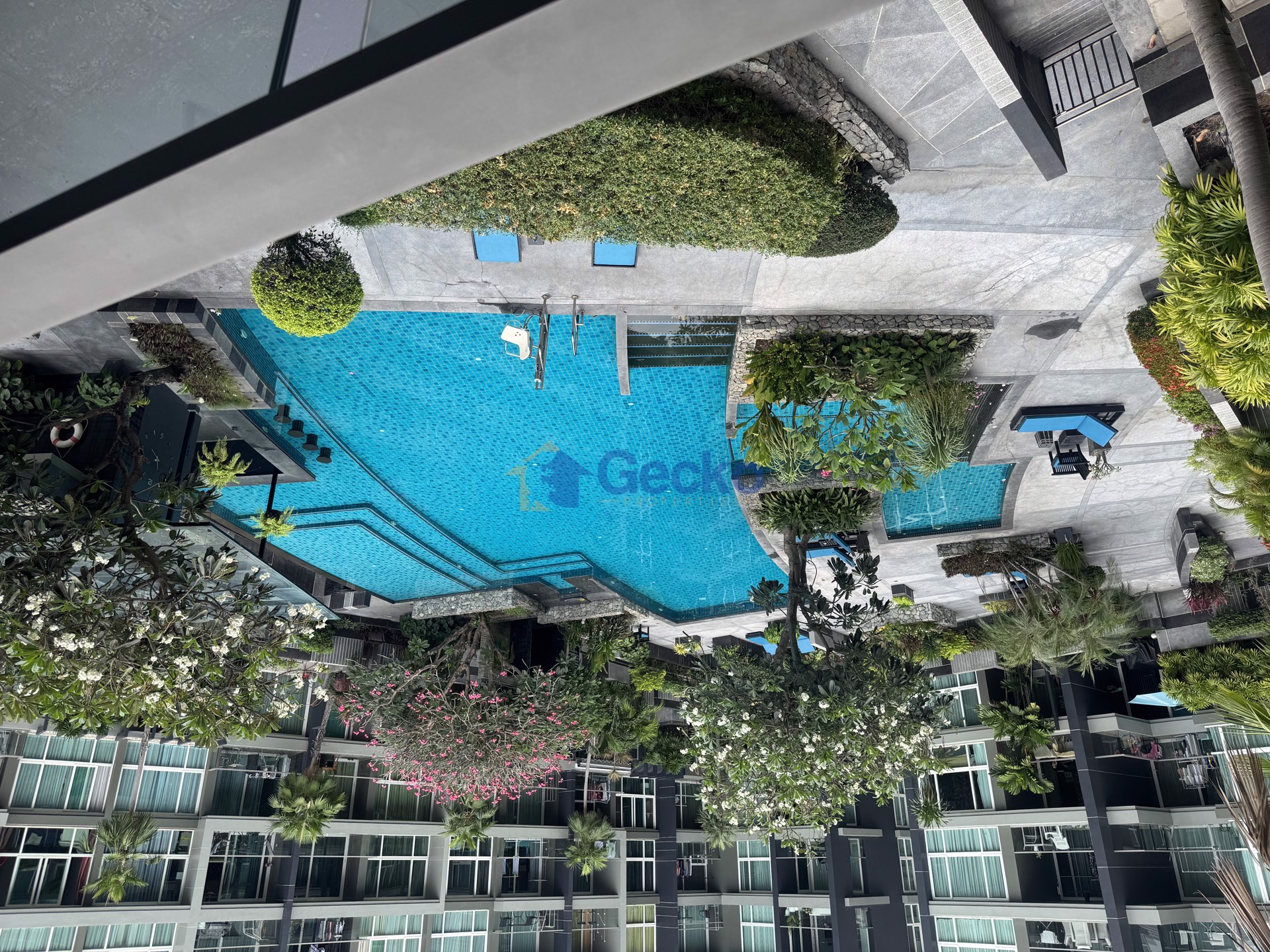 Studio Condo in Apus Condominium Central Pattaya C012256