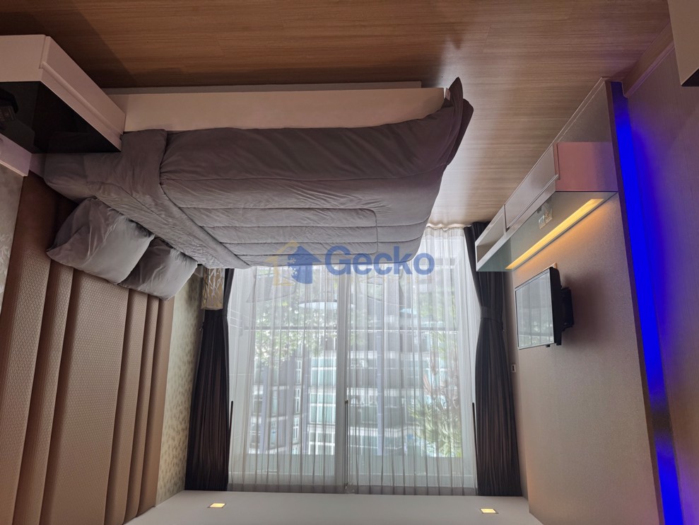 Studio Condo in Apus Condominium Central Pattaya C012256 (Photo 3)