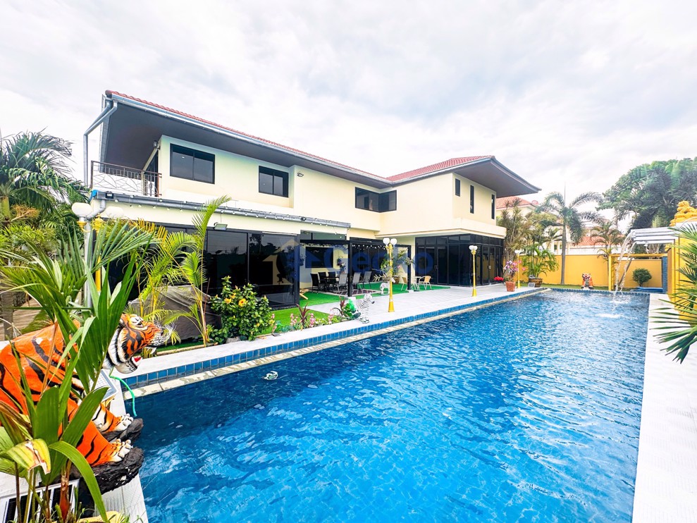 4 ห้องนอน บ้าน in Paradise Villa 2  พัทยาตะวันออก H001757 (Cover Photo)