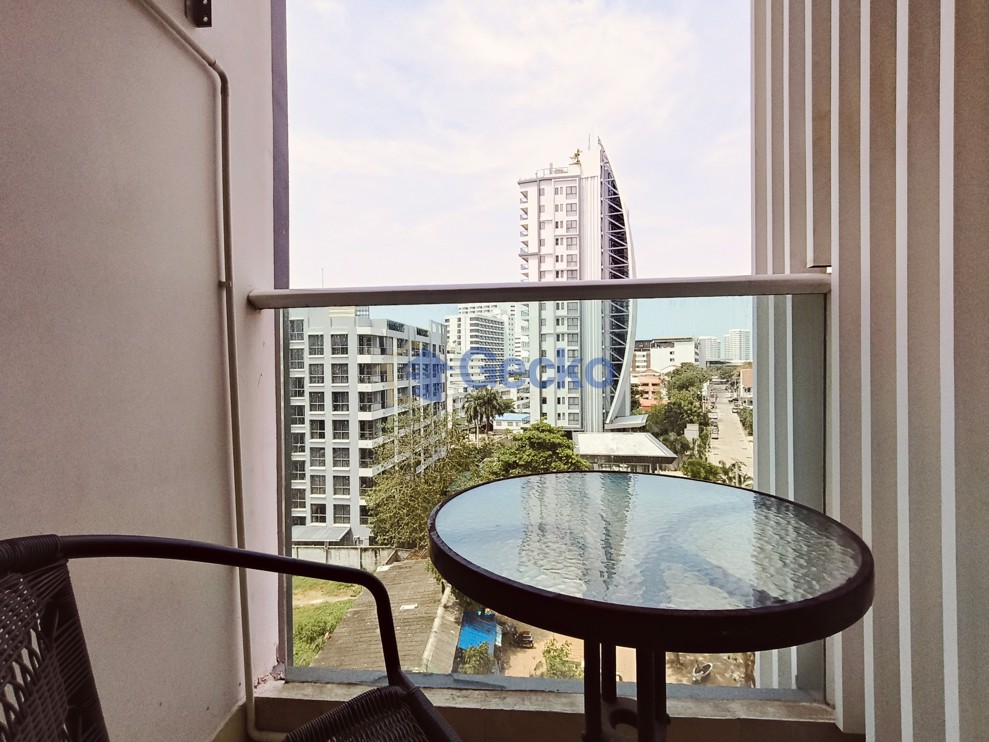 1 Bedroom Condo in Cosy Beach View Pratumnak C012259 (Photo 1)