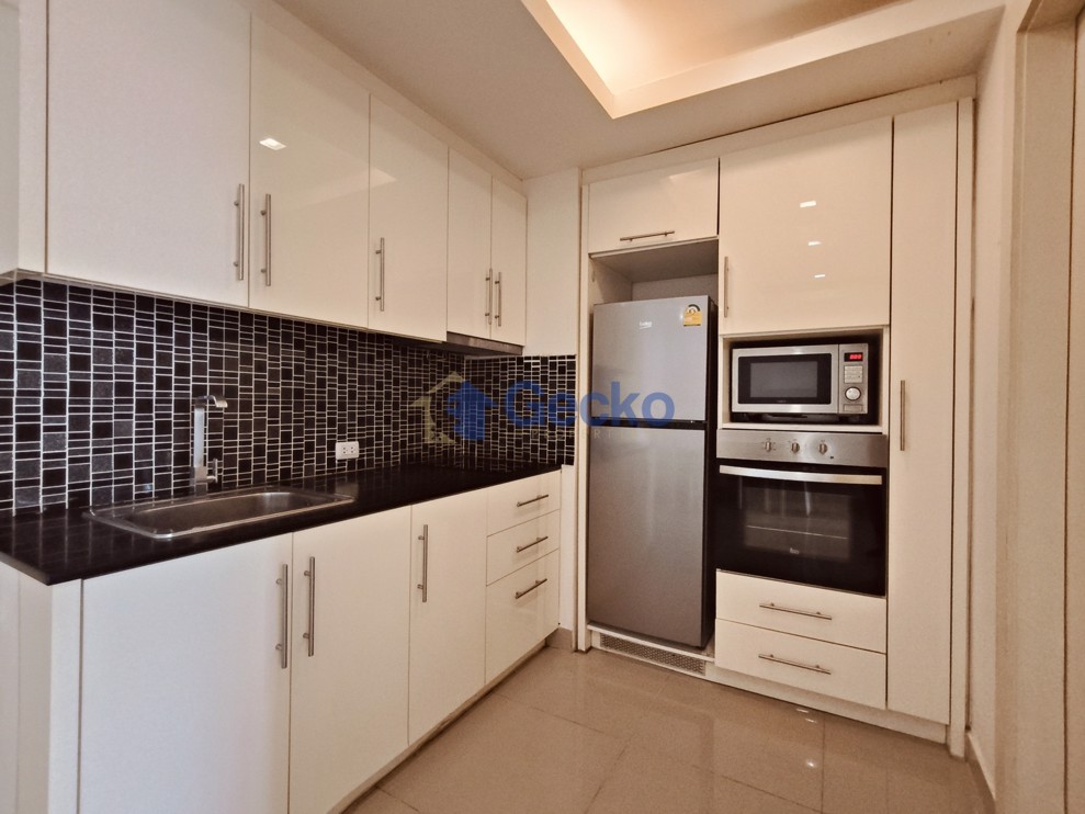 1 Bedroom Condo in Cosy Beach View Pratumnak C012259 (Photo 2)