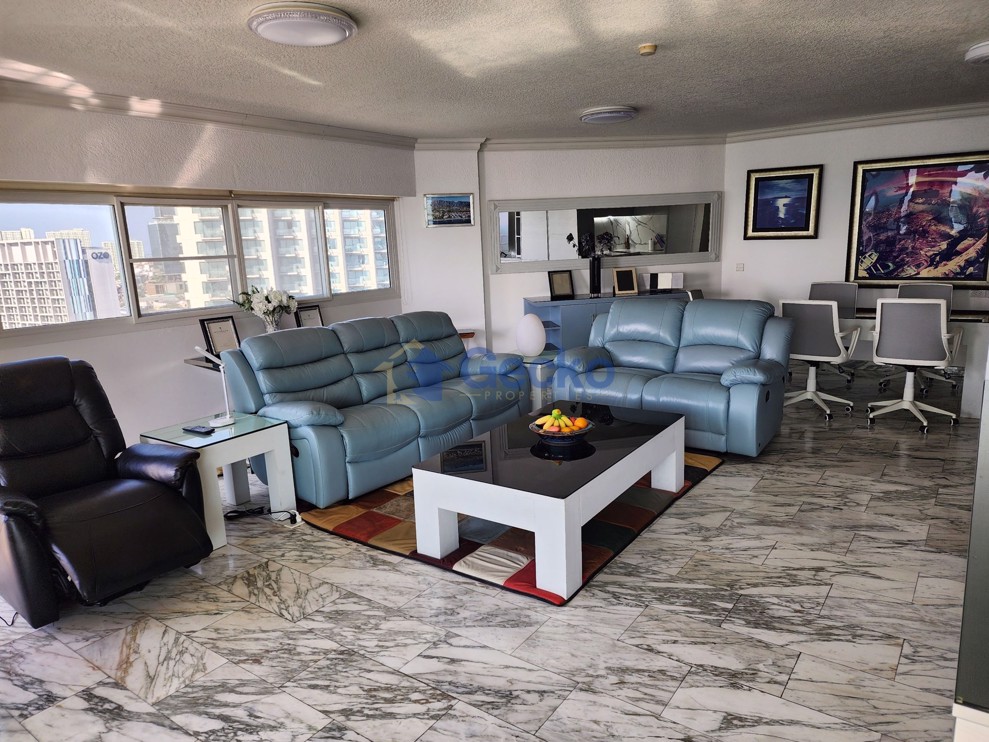 2 Bedrooms Condo in Markland North Pattaya C012194 (Photo 3)