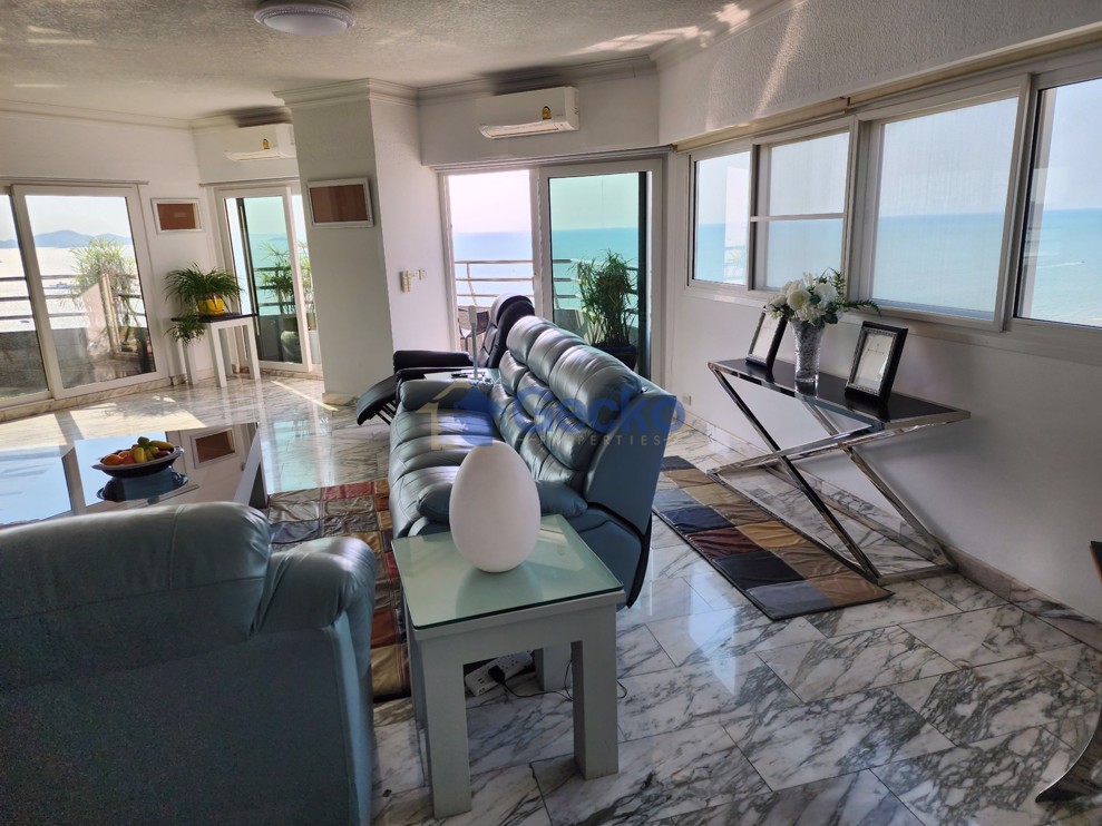 2 Bedrooms Condo in Markland North Pattaya C012194 (Photo 4)