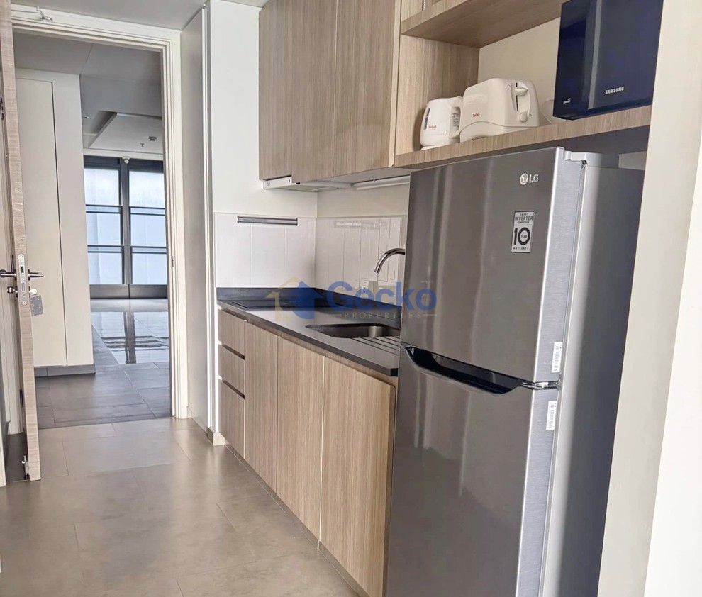Studio Condo in The Zire Wongamat C012269 (Photo 3)
