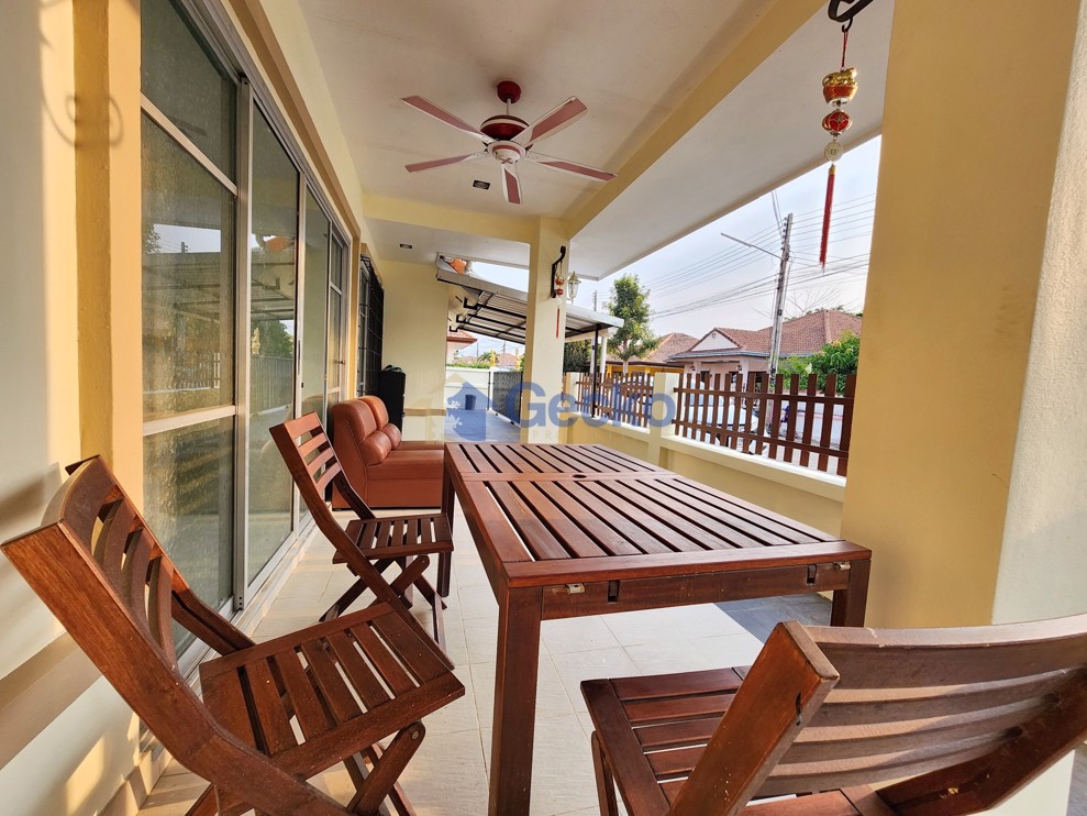 4 ห้องนอน บ้าน in Pattaya Tropical  พัทยาตะวันออก H012282 (Photo 2)