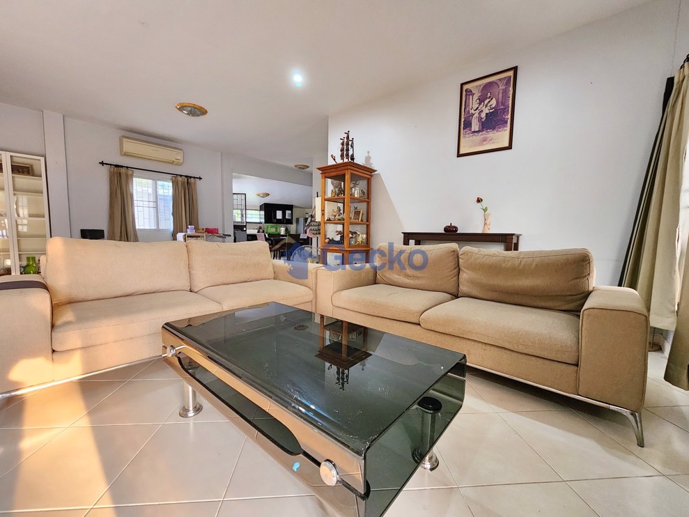 4 ห้องนอน บ้าน in Pattaya Tropical  พัทยาตะวันออก H012282 (Photo 4)