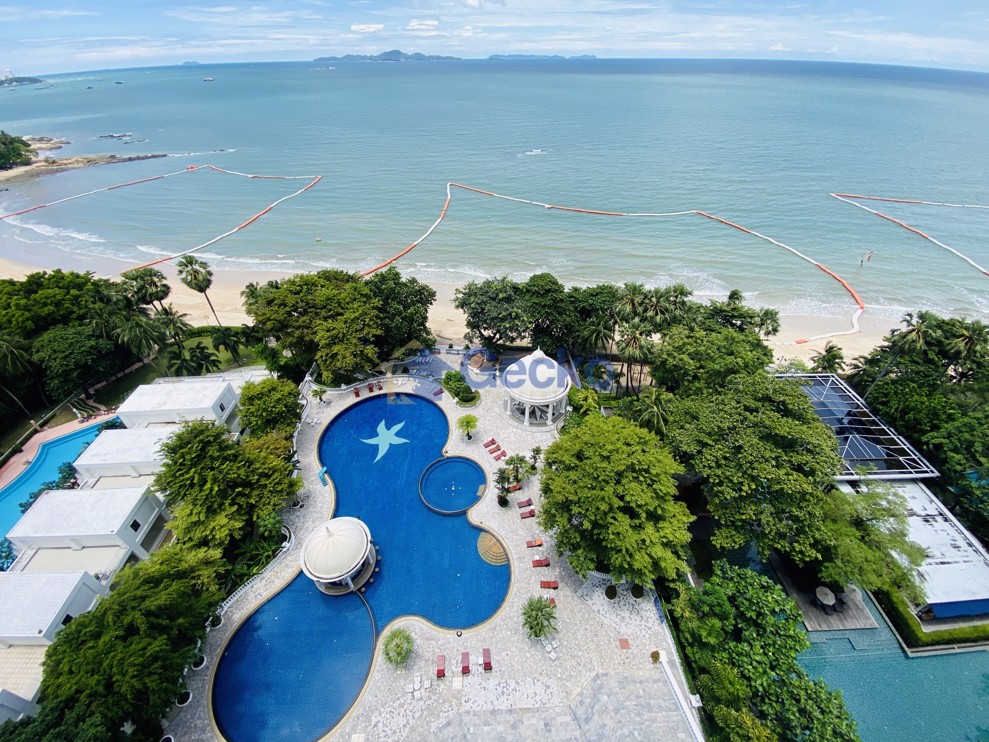 2 Bedrooms Condo in Sky Beach Wongamat C012286 (Photo 1)
