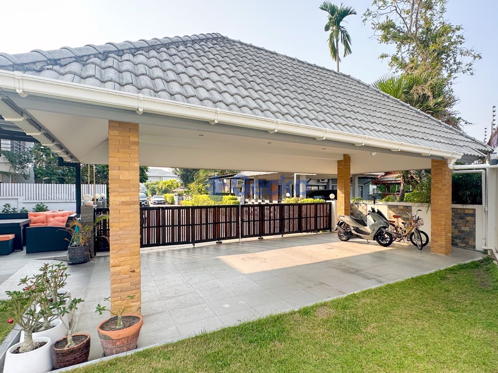 3 Bedrooms House in Patta Village  East Pattaya H012284 (Photo 4)