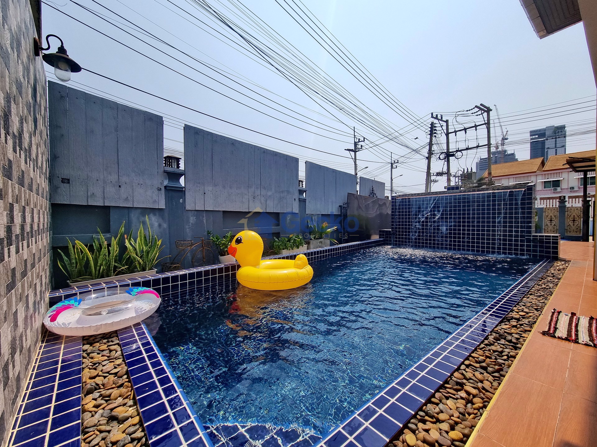 4 ห้องนอน บ้าน  พัทยาเหนือ H012308