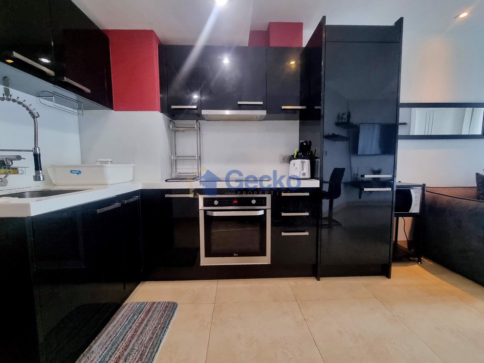 1 Bedroom Condo in Centara Avenue Residence and Suites Central Pattaya C012311 (Photo 2)