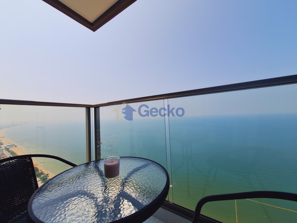 3 Bedrooms Condo in Copacabana Beach Jomtien C012316 (Photo 1)