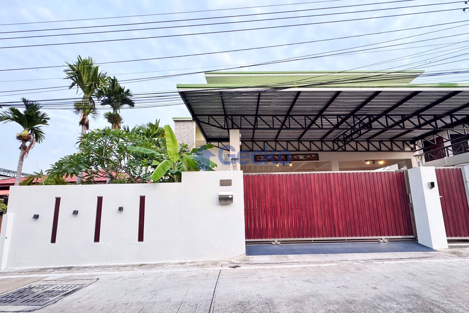 3 Bedrooms House  Na Kluea H012319
