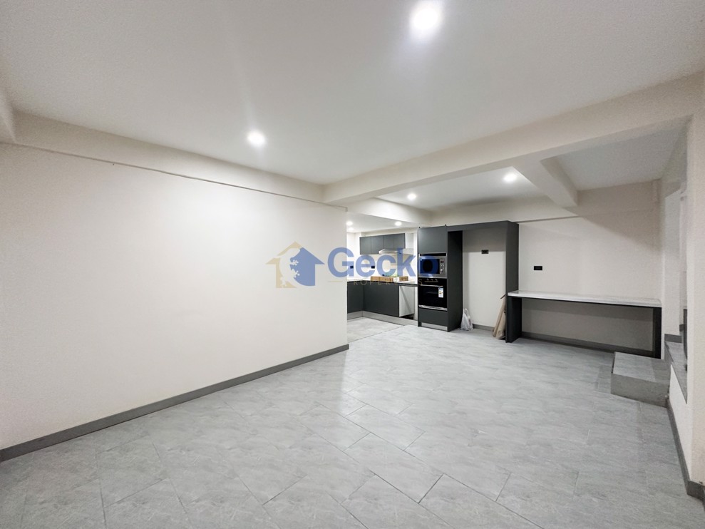4 ห้องนอน บ้าน  พัทยากลาง H012324 (Photo 1)